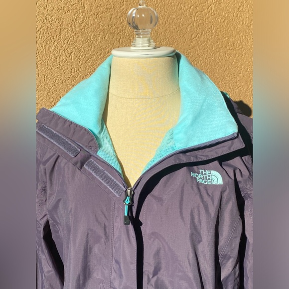 The North Face - Women’s DryVent Rain Jacket - Size Medium - Picture 7 of 12